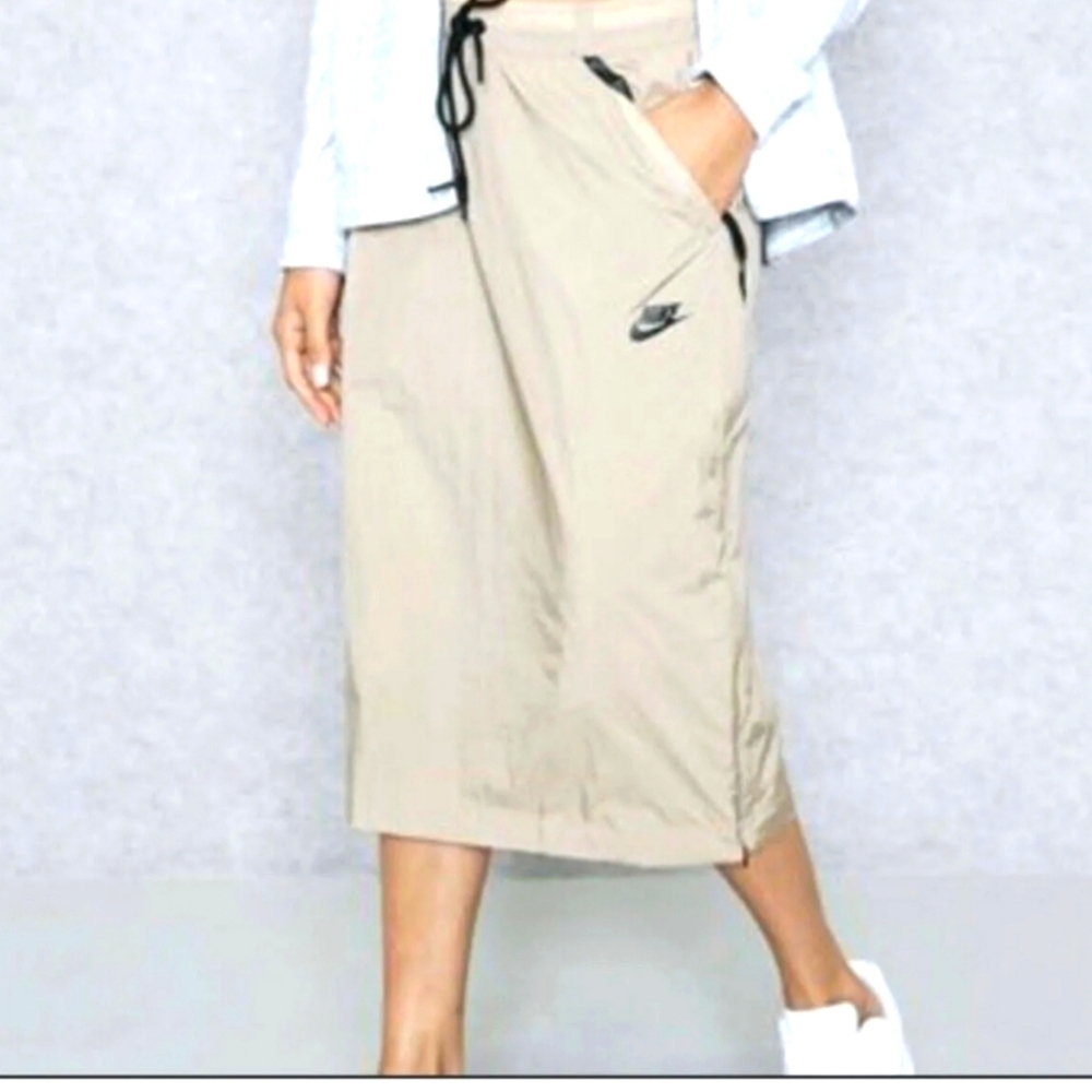 Nike Tech Hypermesh Midi Tan Skirt Size XL​​​​​​